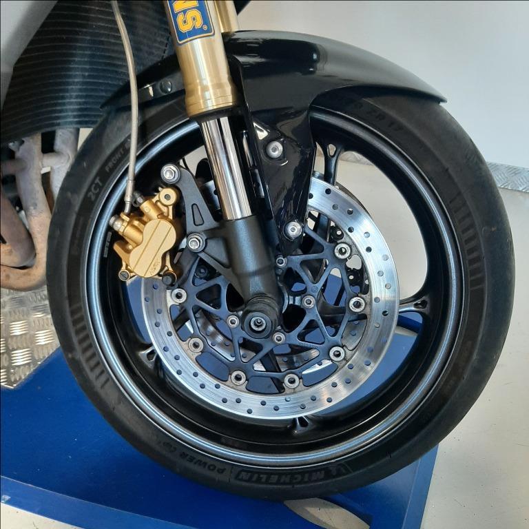 TRIUMPH Street Triple 675 