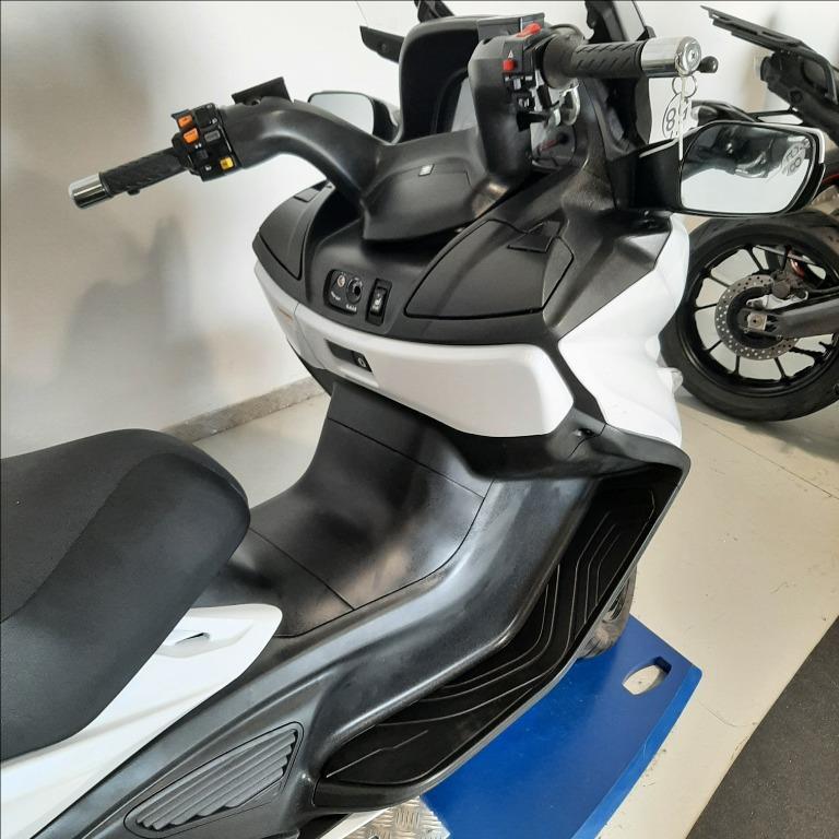SUZUKI Burgman 650 AN ie Executive Abs