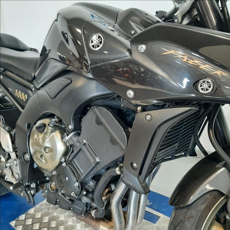 YAMAHA FZ1 1000 Fazer 