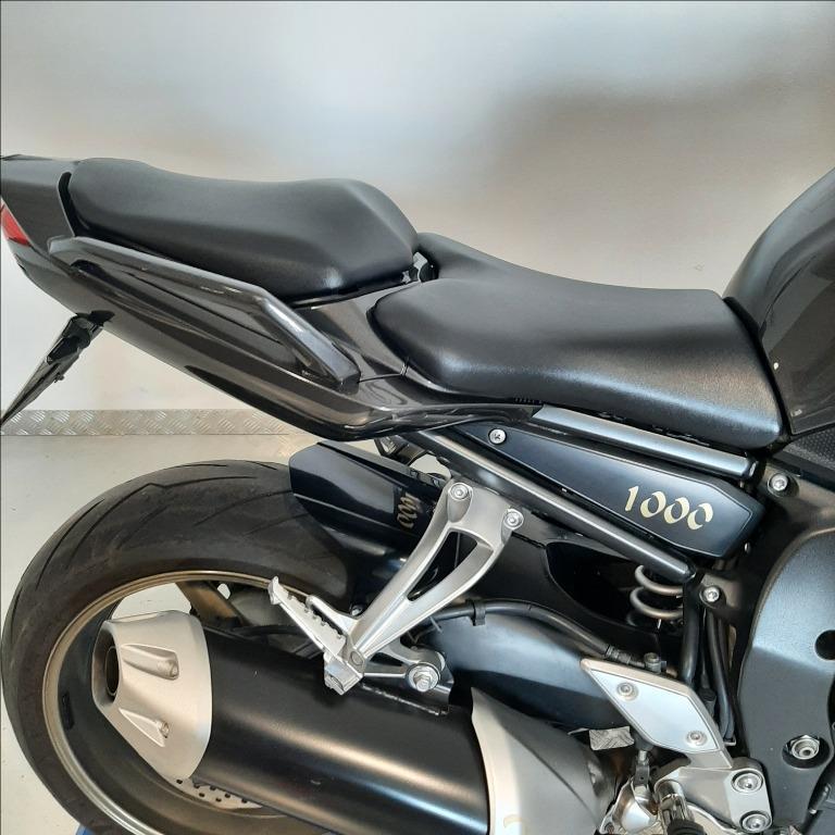 YAMAHA FZ1 1000 Fazer 