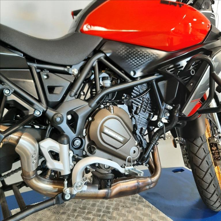 QJ MOTOR SRT 700 S X