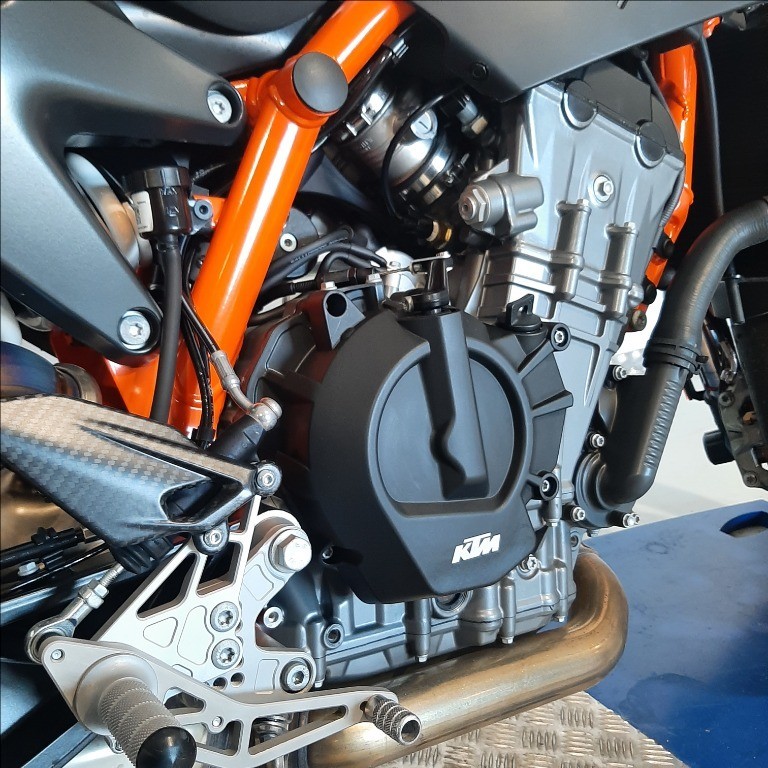 KTM 890 Duke R