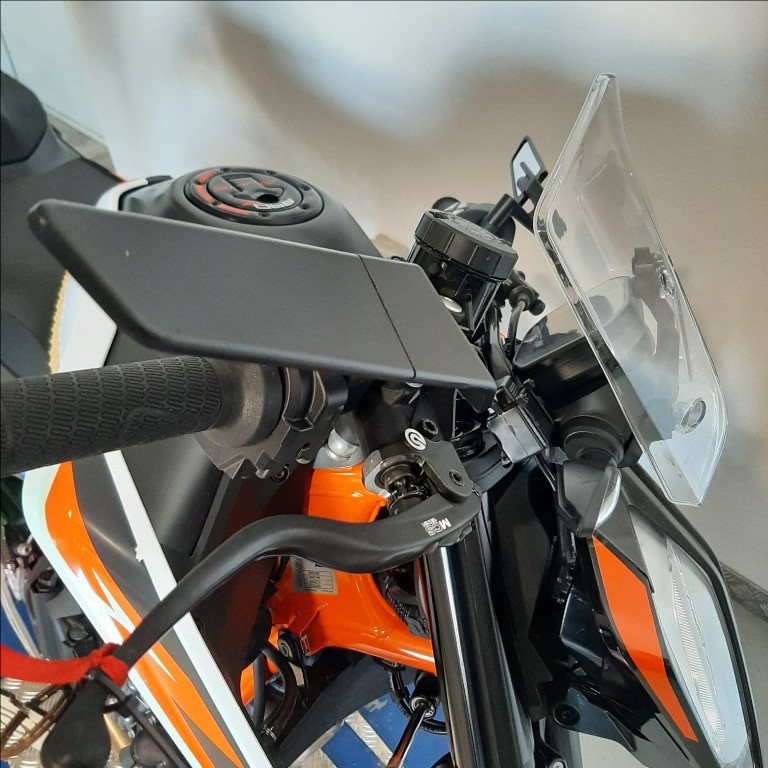 KTM 890 Duke R