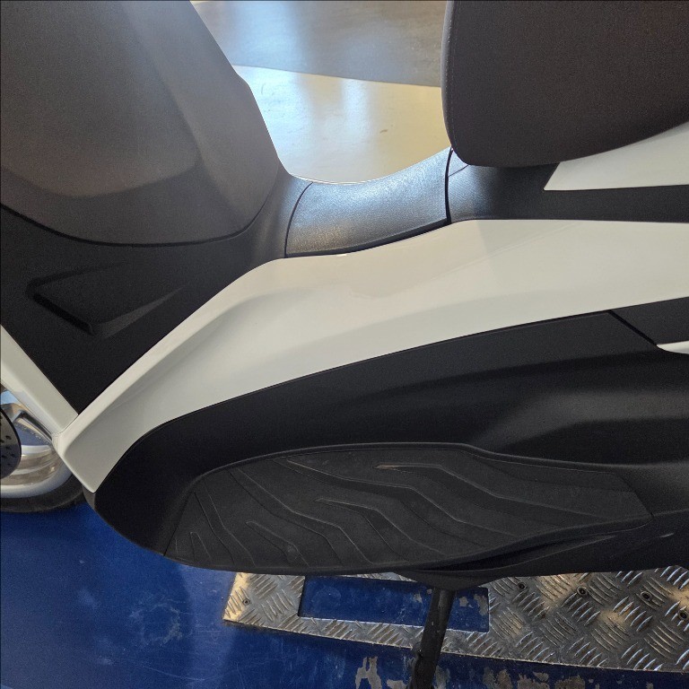PIAGGIO Beverly 300 hpe abs-asr