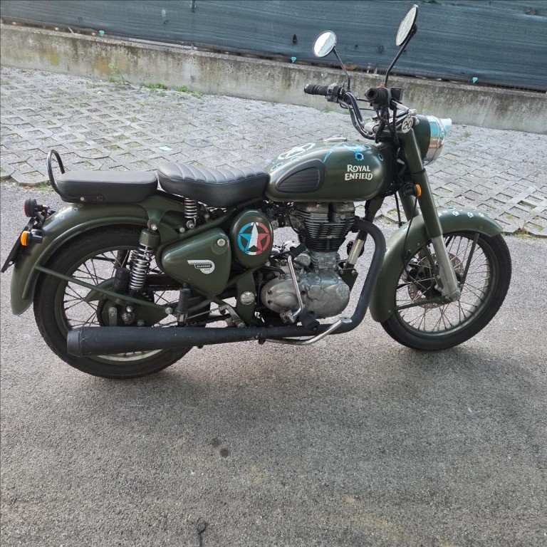 ROYAL ENFIELD Bullet 500 DLX Classic