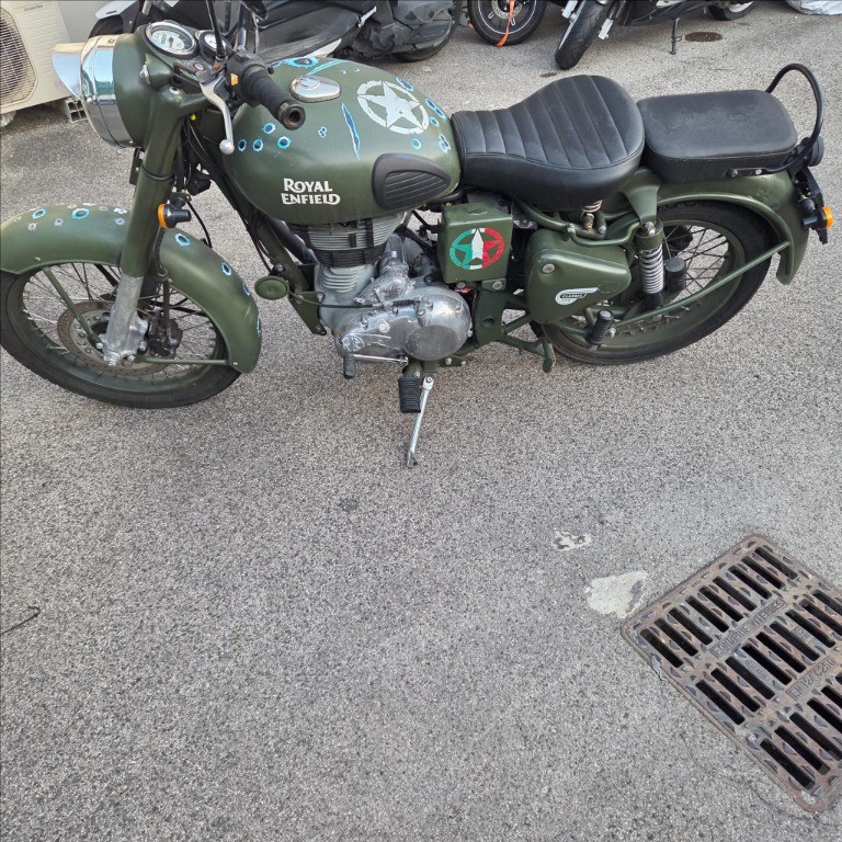 ROYAL ENFIELD Bullet 500 DLX Classic