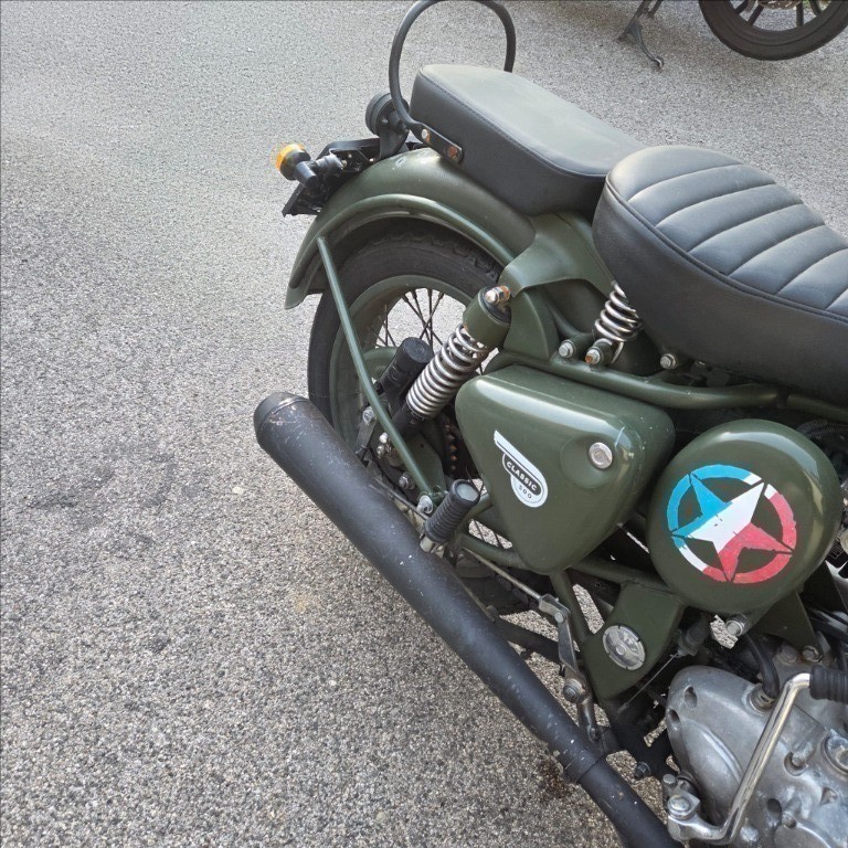 ROYAL ENFIELD Bullet 500 DLX Classic