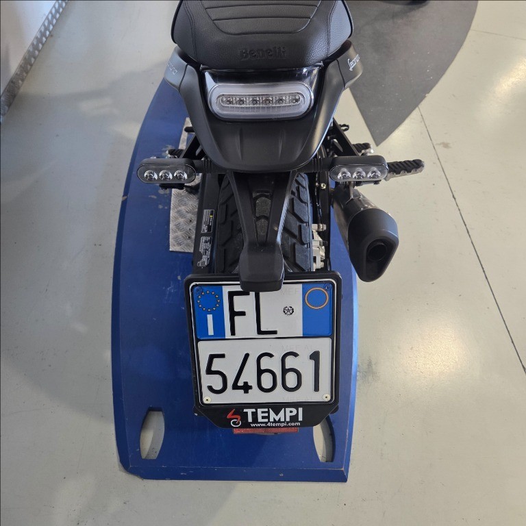 BENELLI Leoncino 800 