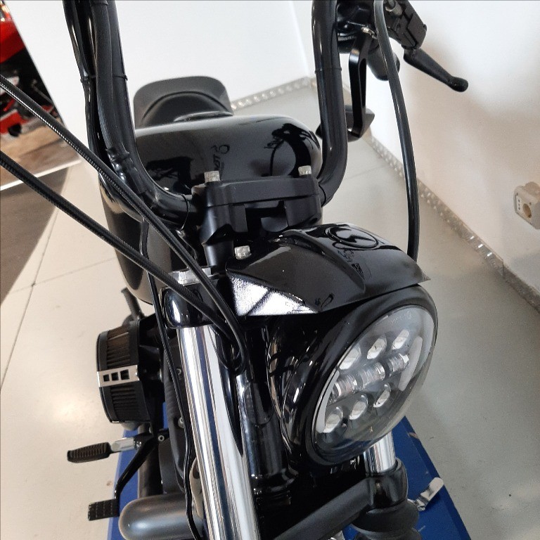 HARLEY-DAVIDSON 883 Sportster Standard