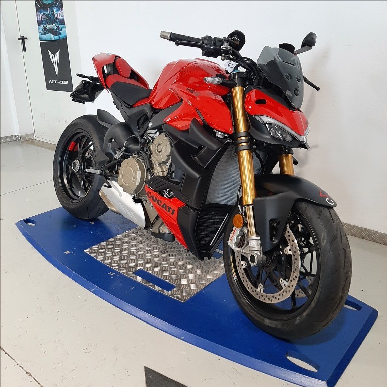 DUCATI Streetfighter V4 1100 S Red