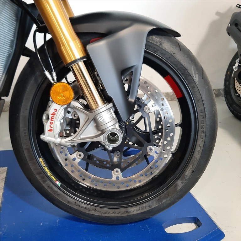 DUCATI Streetfighter V4 1100 S Red