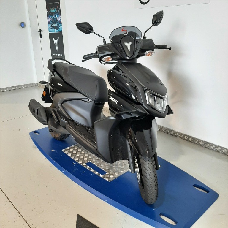 YAMAHA RayZR 125 