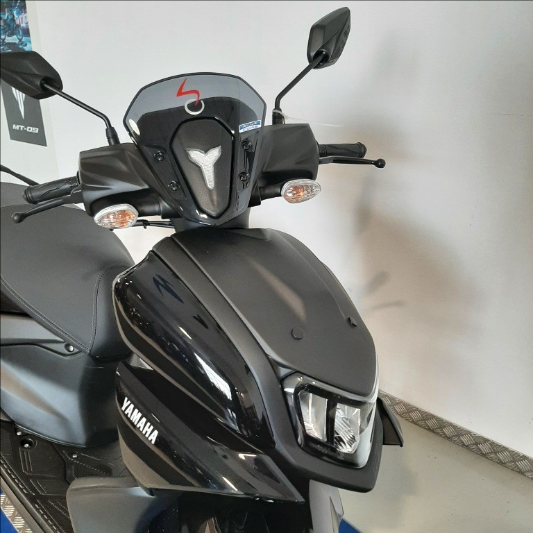 YAMAHA RayZR 125 