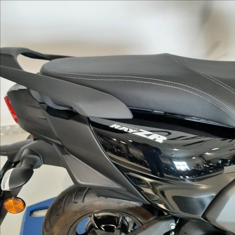 YAMAHA RayZR 125 