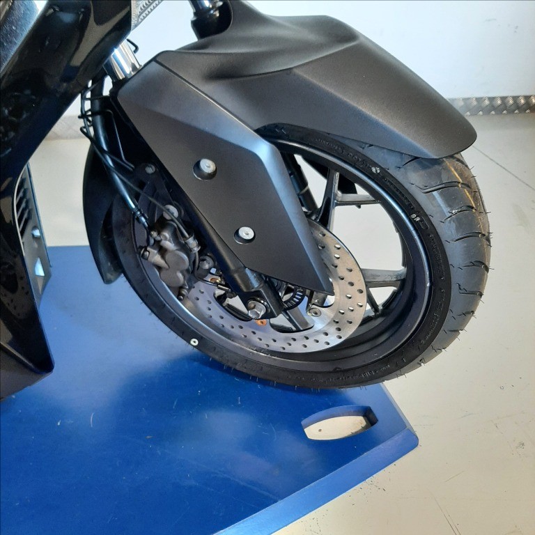 YAMAHA X-Max 125 Iron Abs