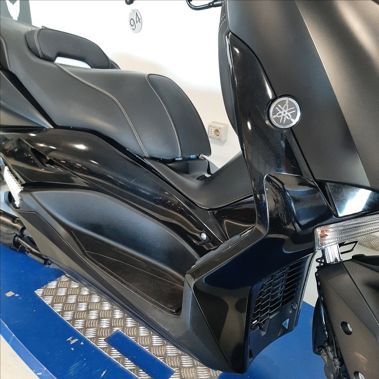 YAMAHA X-Max 125 Iron Abs