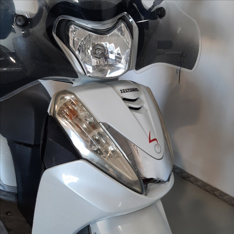 HONDA SH 300 