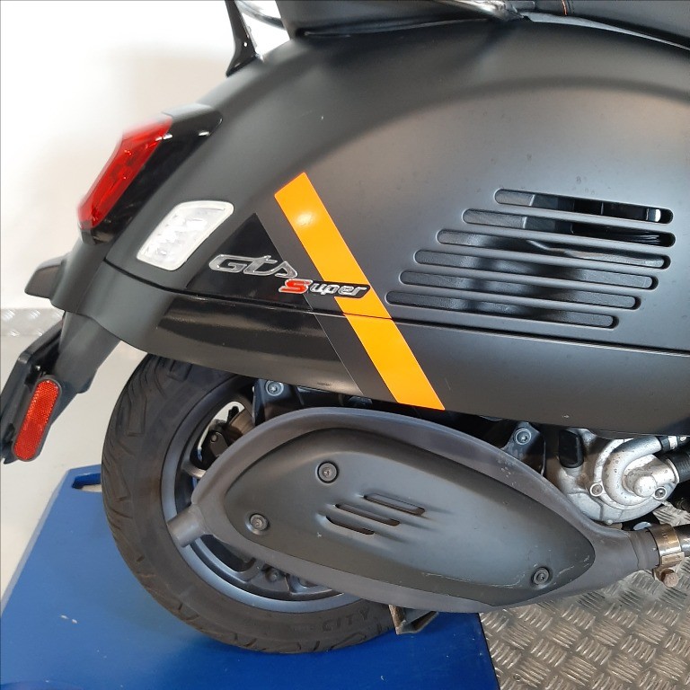 VESPA Vespa GTS 300 hpe Super Abs