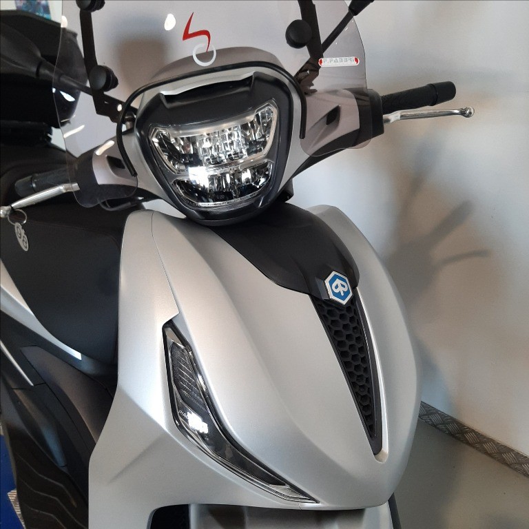 PIAGGIO Beverly 300 hpe S Abs-asr
