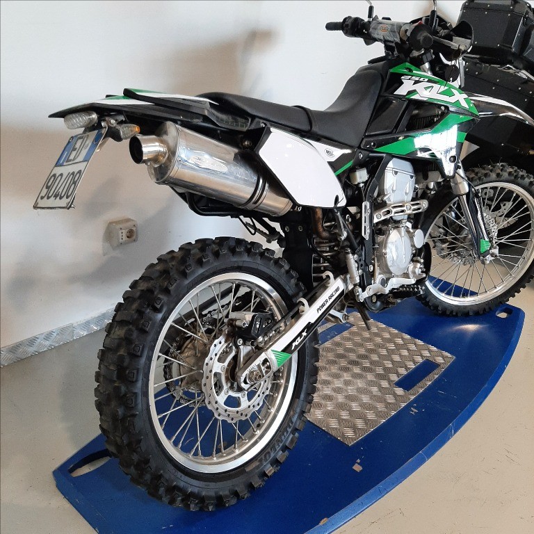 KAWASAKI KLX 250 