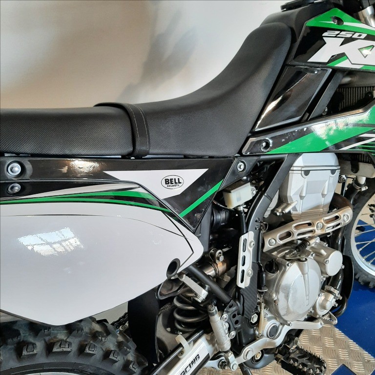 KAWASAKI KLX 250 