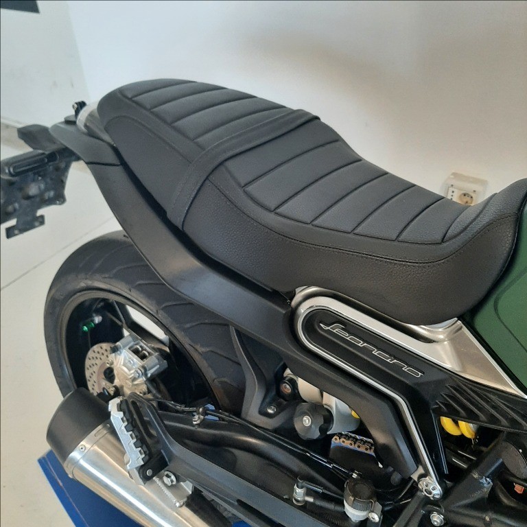 BENELLI Leoncino 800 
