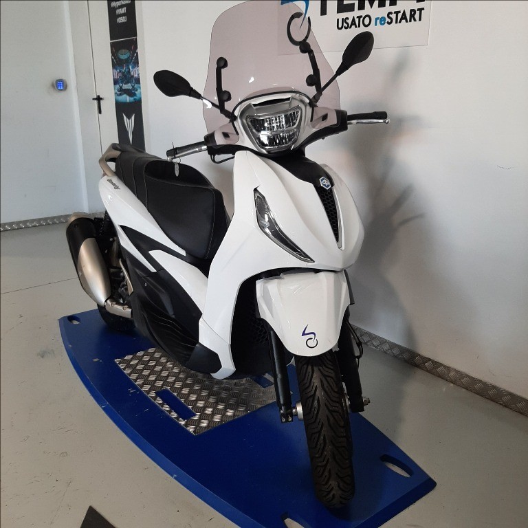 PIAGGIO Beverly 300 hpe abs-asr