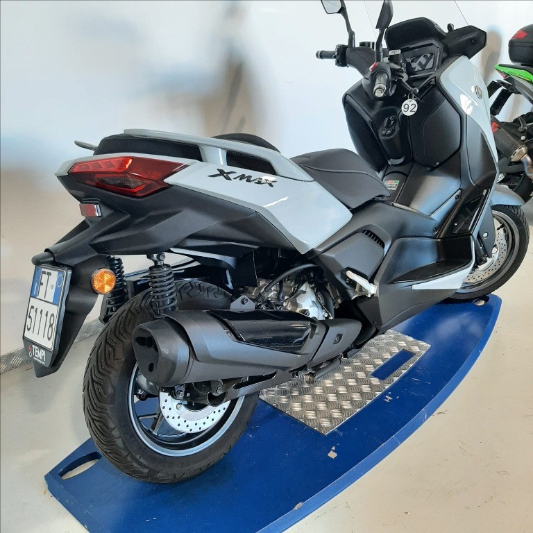 YAMAHA X-Max 300 Tech Max Abs