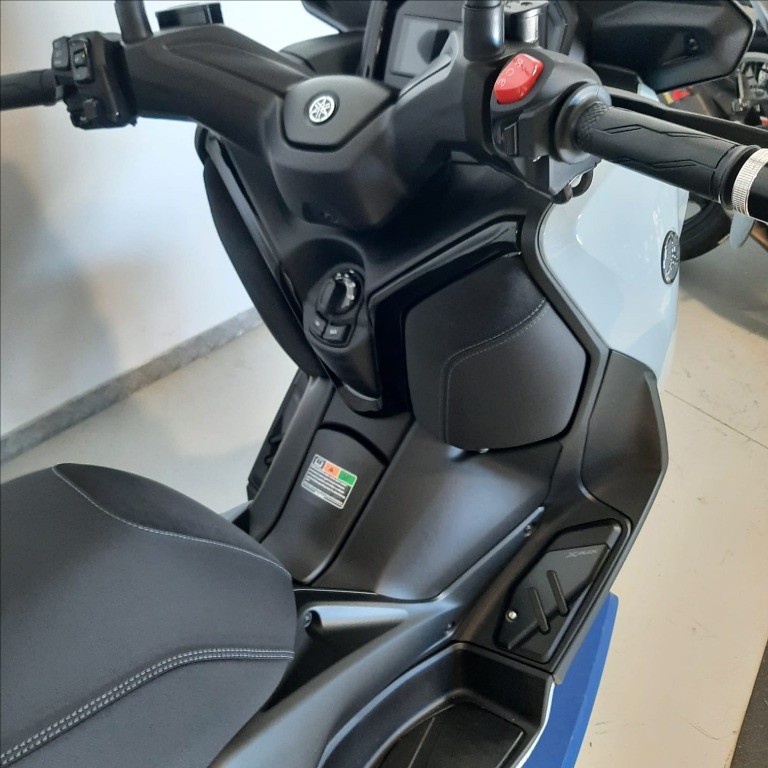 YAMAHA X-Max 300 Tech Max Abs