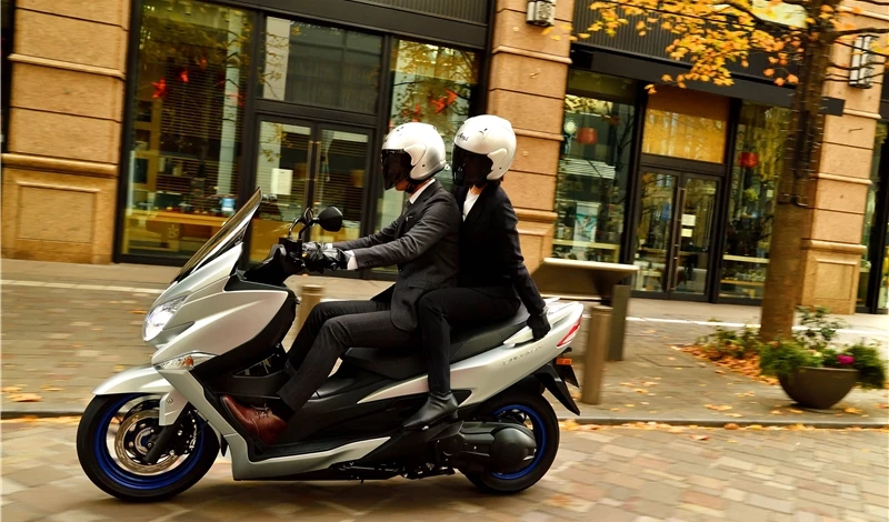 BURGMAN 400 Gallery 04